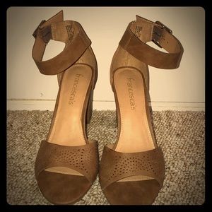 NWOT Francesca’s Brown Heeled Shoes
